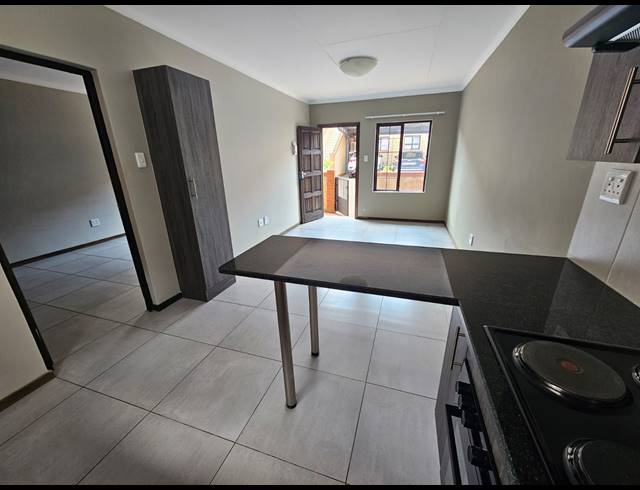 1 BEDROOM APARTMENT FOR SALE IN KENLEAF